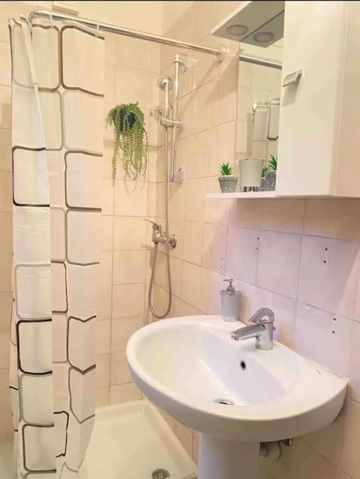 Apartamento Low-Cost Teatro Romano Verona Exterior foto